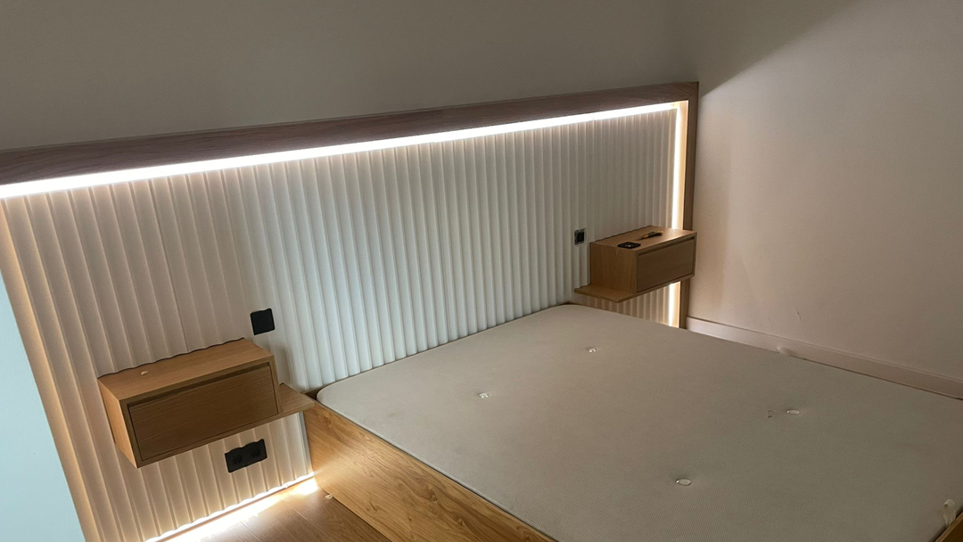 Ideas para aprovechar espacios pequeños con muebles a medida.png 5