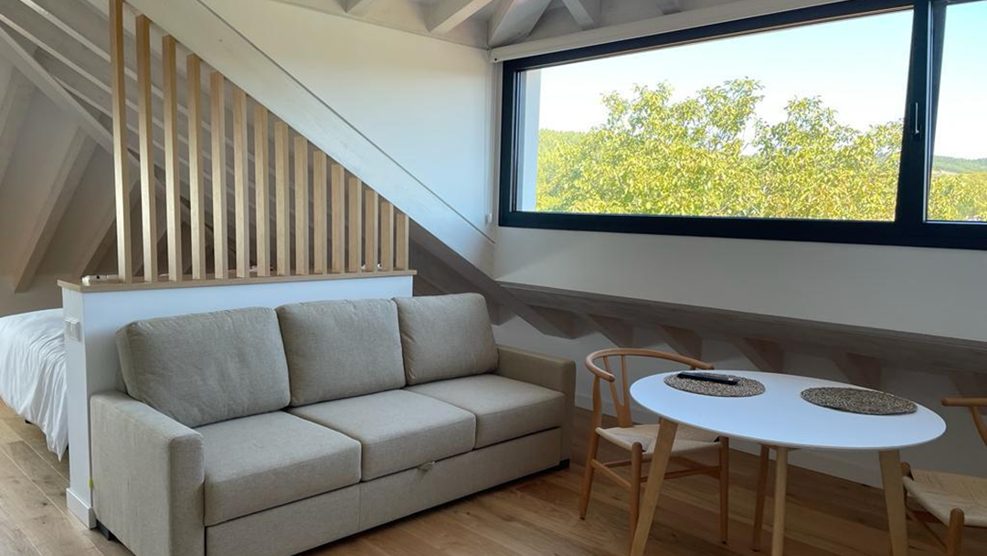 Ideas para aprovechar espacios pequeños con muebles a medida.png 5